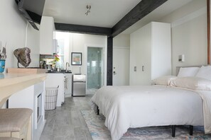 1 bedroom, iron/ironing board, WiFi, bed sheets - Cozy bayfront studio (Sausalito)