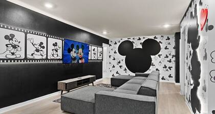 Spacious 10-bedroom house Near Disney with Private pool