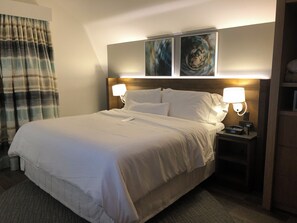 2 makuuhuonetta, silitysrauta/-lauta, Wi-Fi, vuodevaatteet