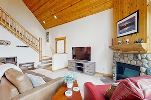 TV, fireplace