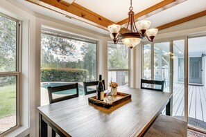 Dining - 8-Acre Retreat: Pool & Stunning Mt Lassen View! (Redding)