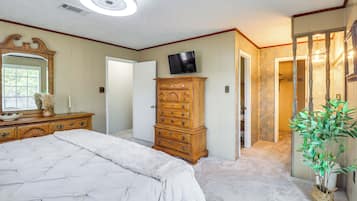 4 chambres, bureau, fer et planche à repasser, accès Internet