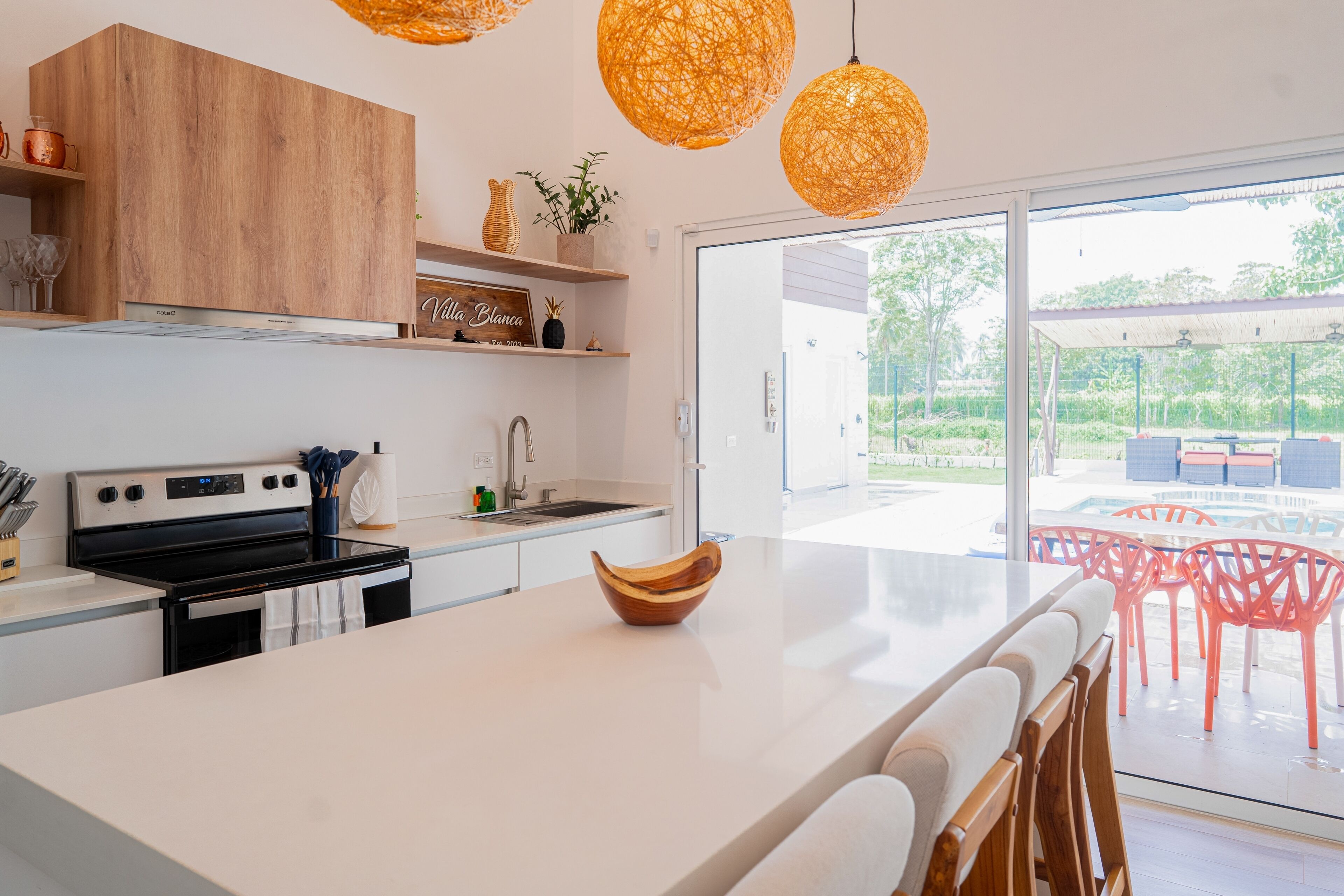 Geladeira, micro-ondas, fogão, cooktop