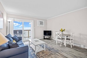 TV - Steps to Sand! 3rd-Floor North Topsail Beach Condo (North Topsail Beach)