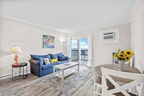 TV - Steps to Sand! 3rd-Floor North Topsail Beach Condo (North Topsail Beach)