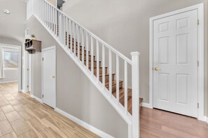 Interior - Casa Rocky Star 3-bedroom 3 bath house w/AC in Henderson (Henderson)