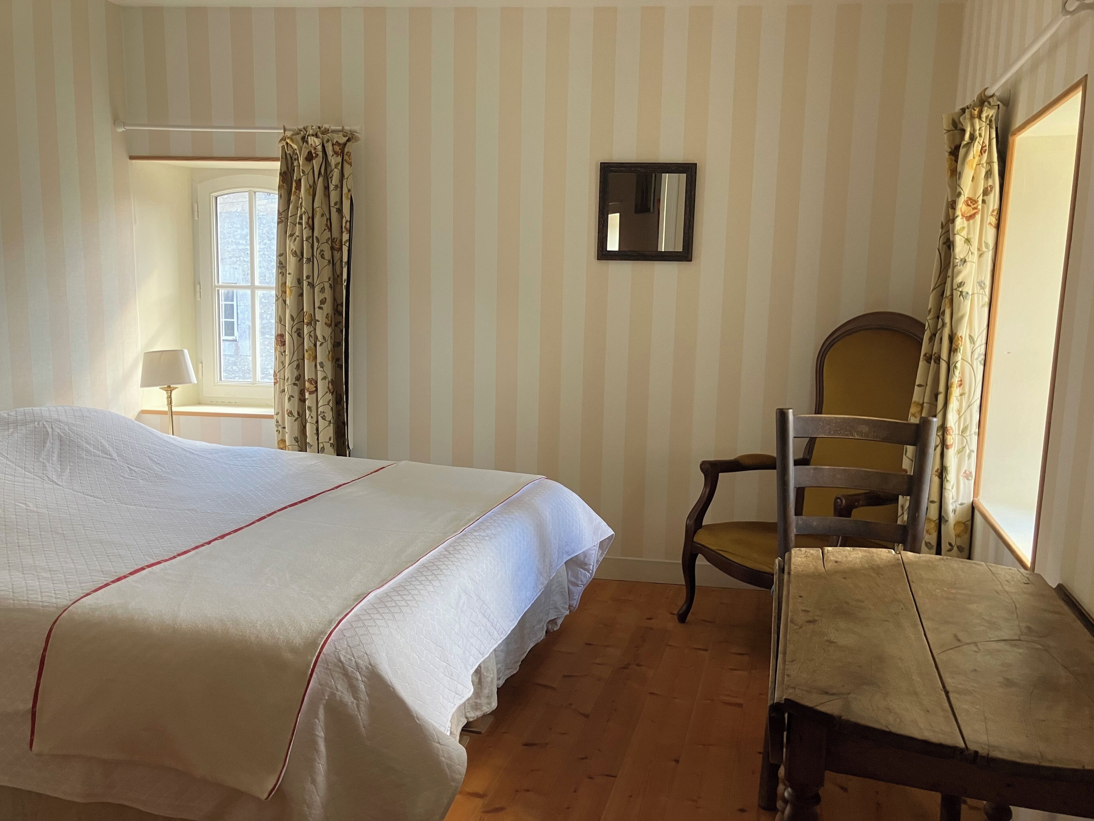 2 slaapkamers, een strijkplank/strijkijzer, gratis wifi, beddengoed