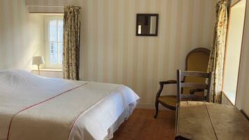 2 slaapkamers, een strijkplank/strijkijzer, gratis wifi, beddengoed