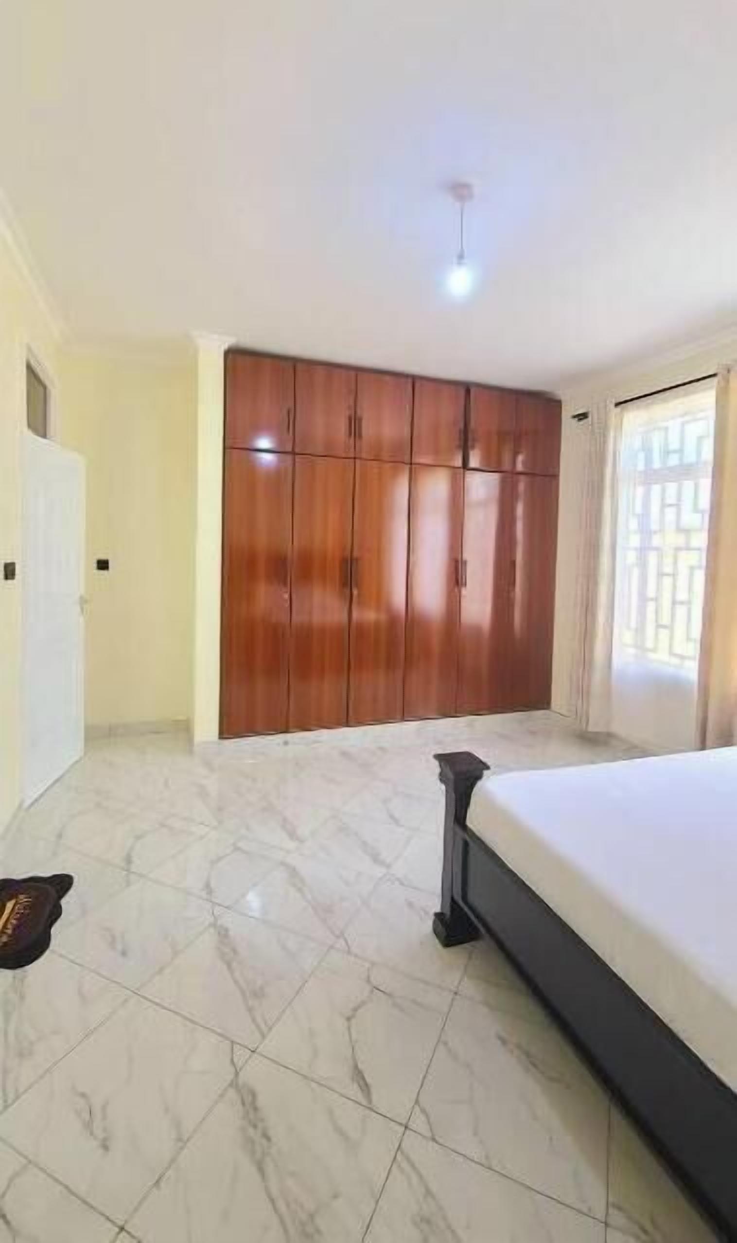 4 bedrooms, internet, bed sheets