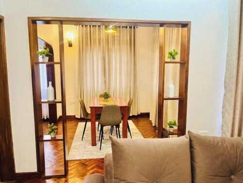 Elegant escape-njiro