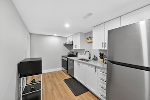 Microwave, oven, stovetop, dishwasher