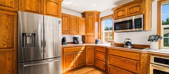 Updated coastal home with gas grill, hot tub, & bocce ball - easy beach access