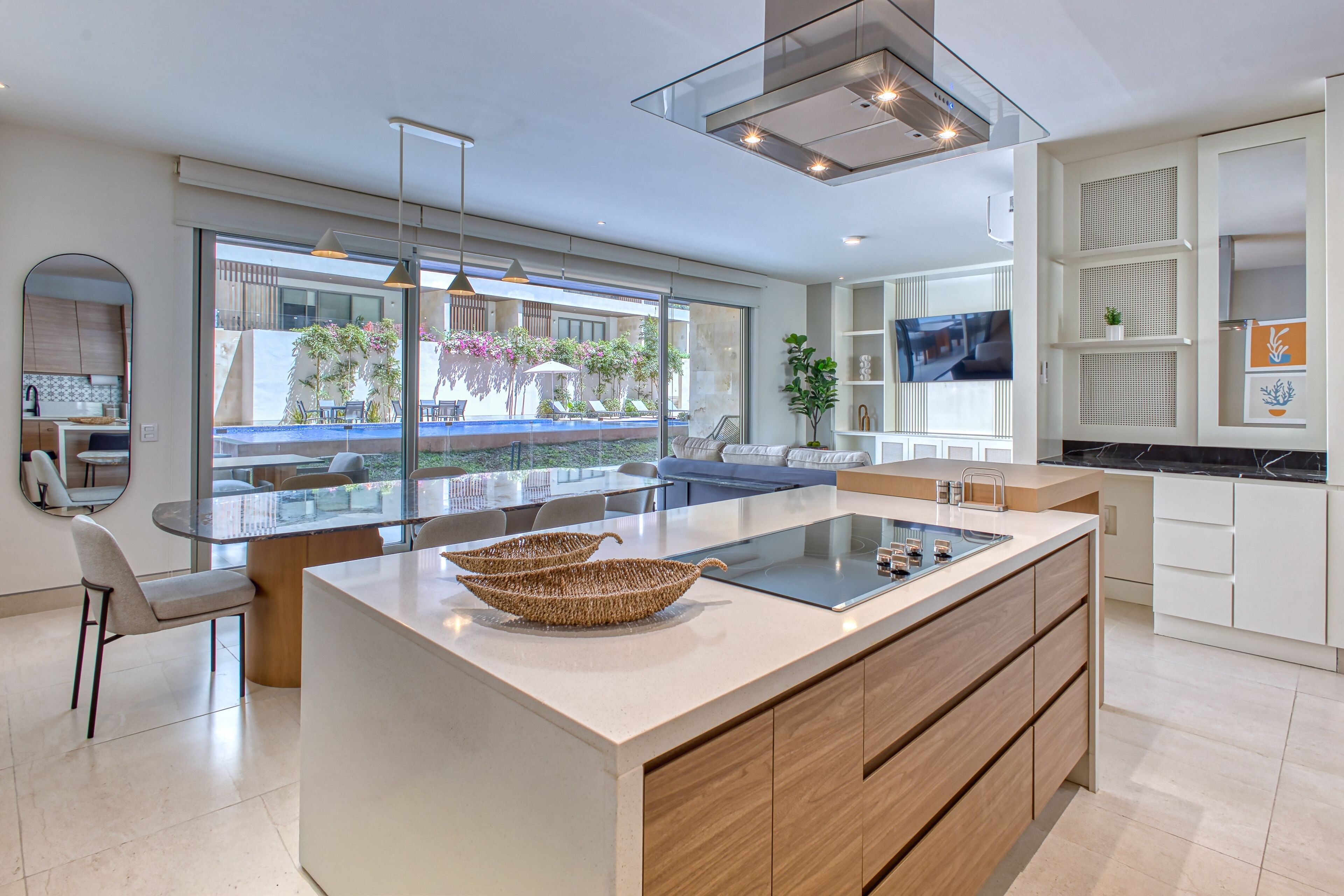 Refrigerador, microondas, horno, placa de cocina