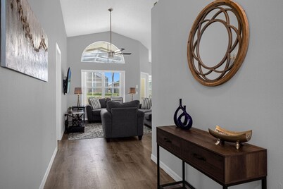 Tivoli Manor- peaceful 4bd with pool