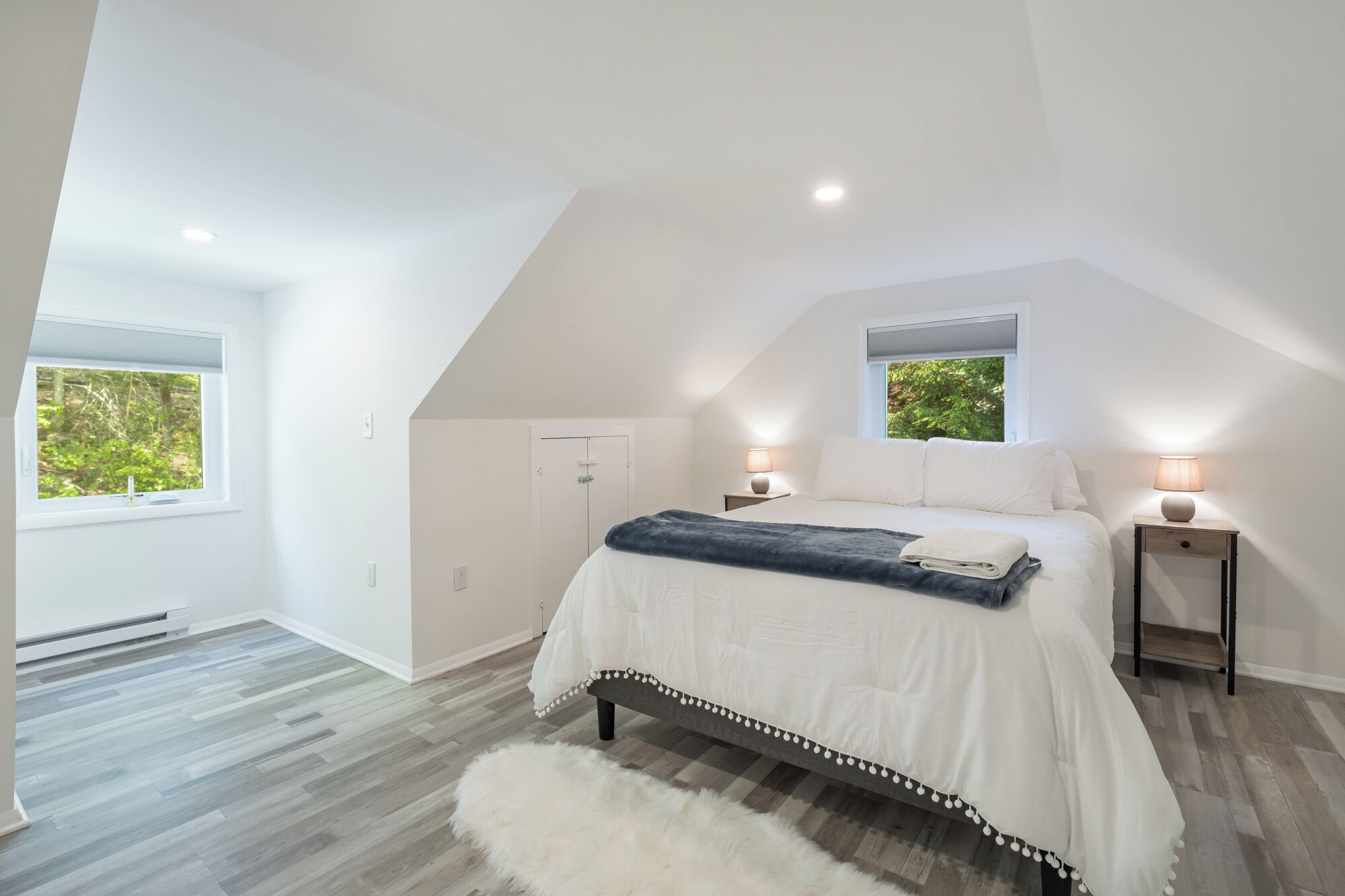 Iron/ironing board, free WiFi, bed sheets