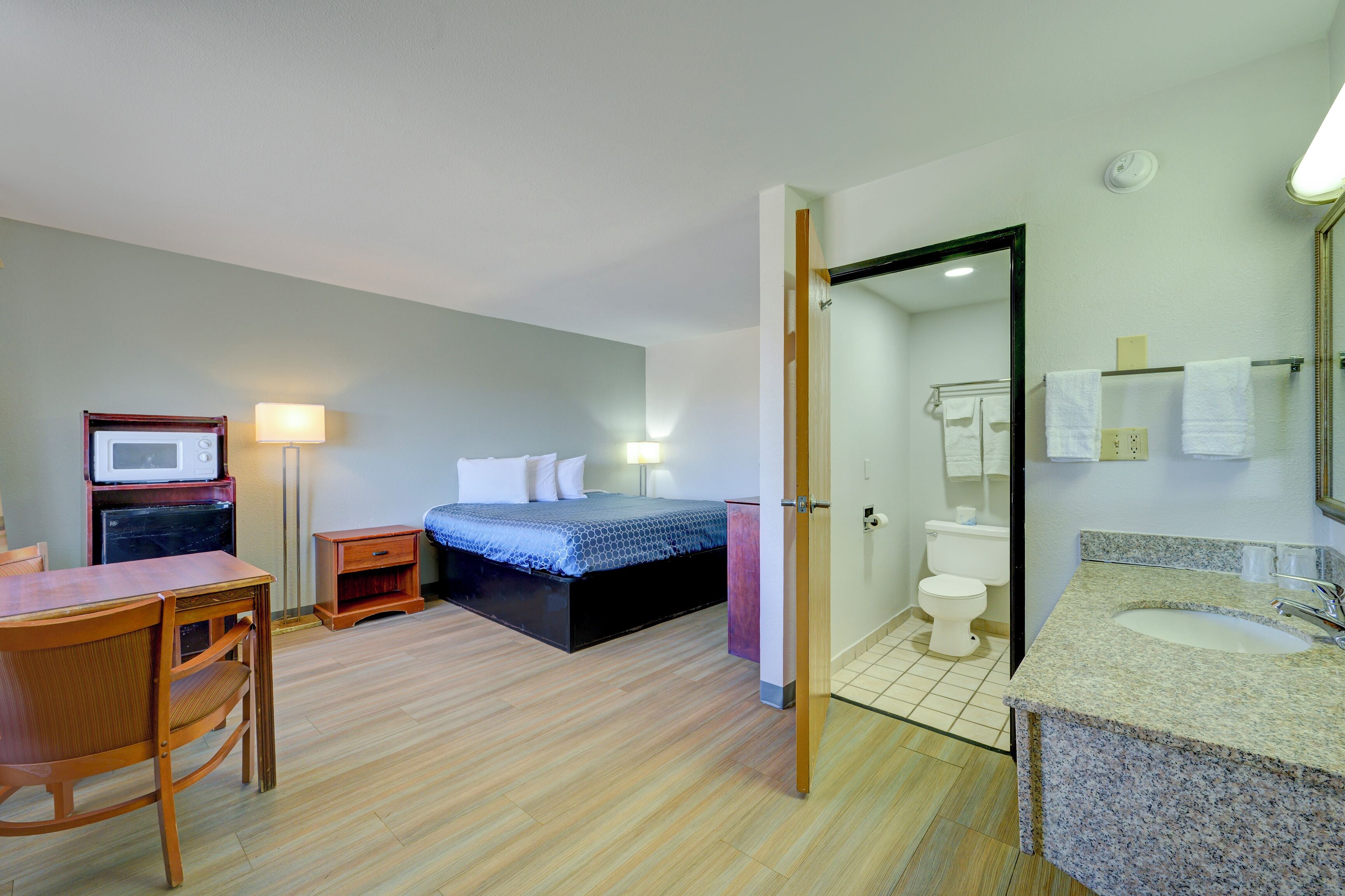 Bureau, Wi-Fi gratuit, draps fournis