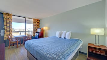 Room, 1 King Bed, Non Smoking | Desk, free WiFi, bed sheets