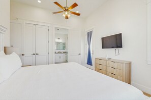 3 bedrooms, iron/ironing board, Internet, bed sheets