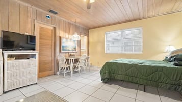 1 bedroom, desk, iron/ironing board, WiFi