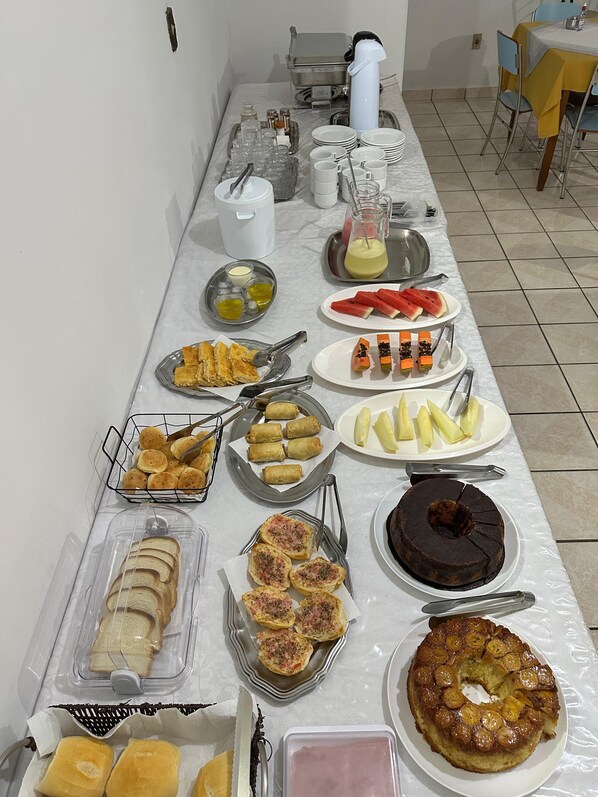 Free daily buffet breakfast