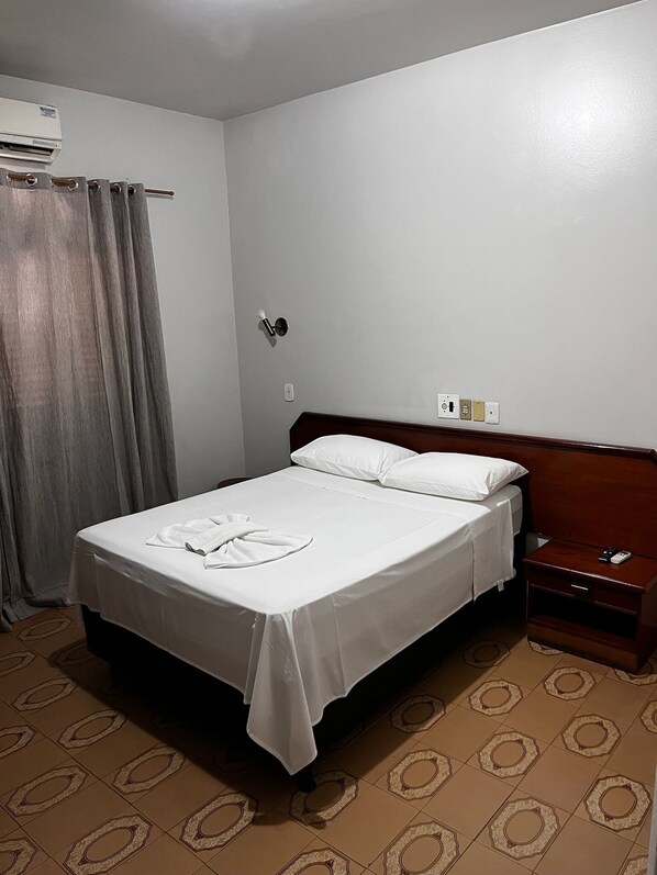 Free WiFi, bed sheets - Novo Mundo Hotel (Barra do Garças)