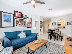 Téléviseur, jeux vidéo, table de baby-foot, table de ping-pong