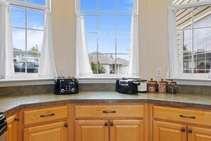 Microwave, oven, stovetop, dishwasher