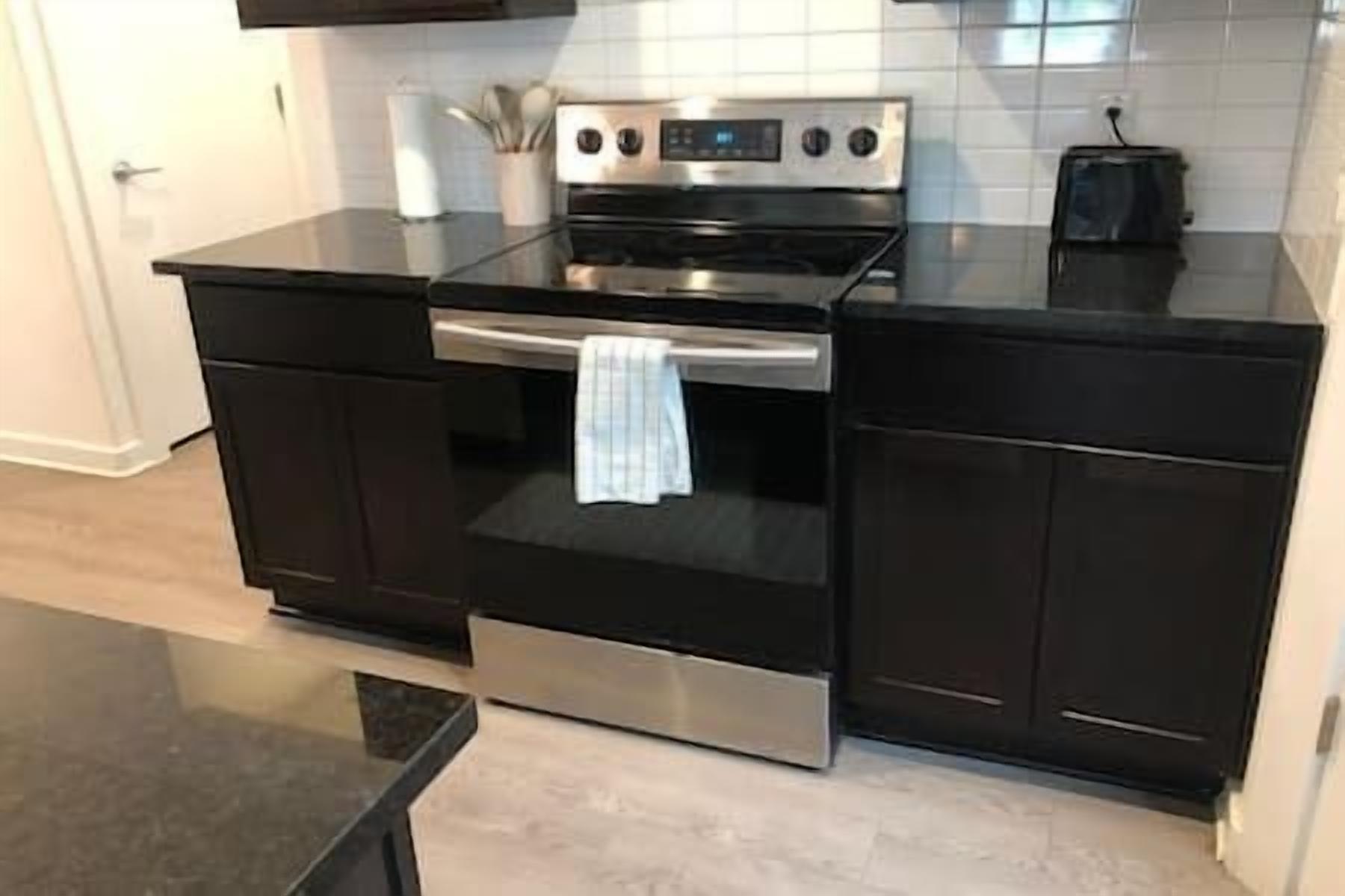 Fridge, oven, dishwasher, coffee/tea maker