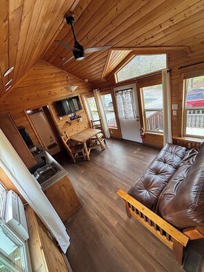 標準小屋, 山景 | 筆電工作空間、免費無線上網、無障礙通道