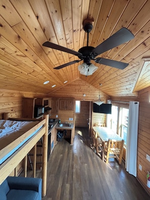 Basic Cabin | Laptop workspace, free WiFi, wheelchair access