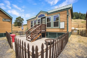 Standard Cabin, Mountain View | Terrace/patio