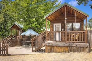 Deluxe Cabin, Mountain View | Terrace/patio