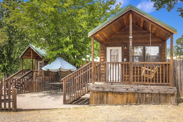 Deluxe Cabin, Mountain View | Terrace/patio
