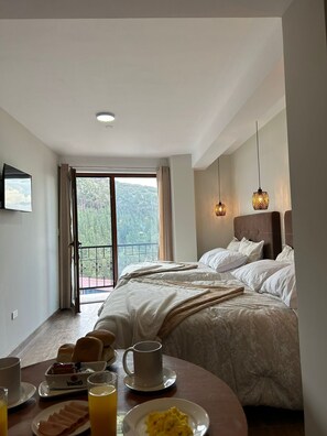 Twin Room, Balcony, Mountain View | Free WiFi - JUAN PLACIDO Hospedaje (Cusco)