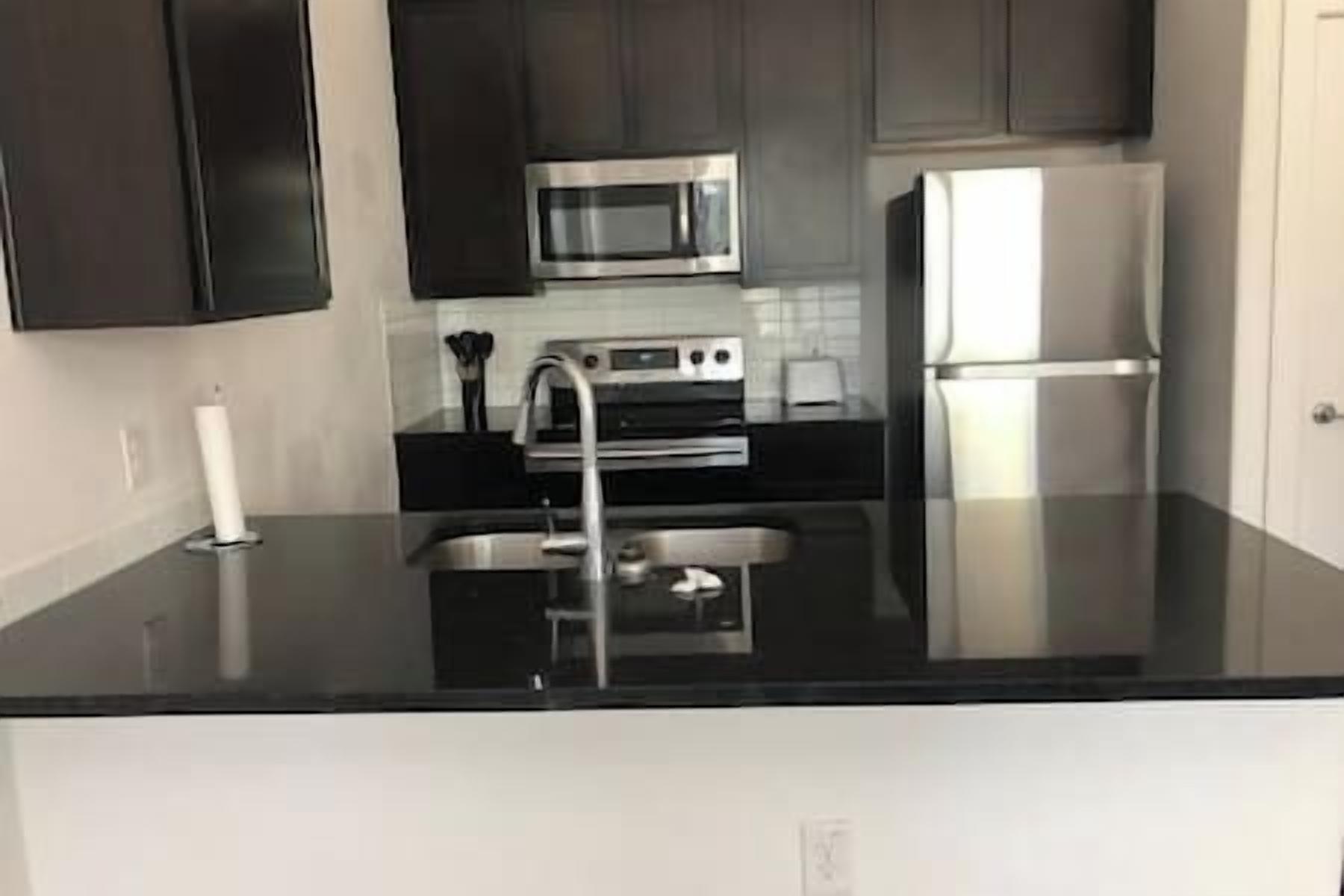 Refrigerador, microondas, horno y lavavajillas 