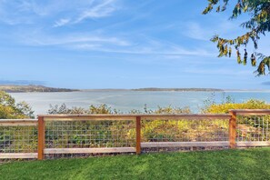 Property grounds - Newly renovated home with private hot tub and amazing sunset views, dog friendly (Kingston)