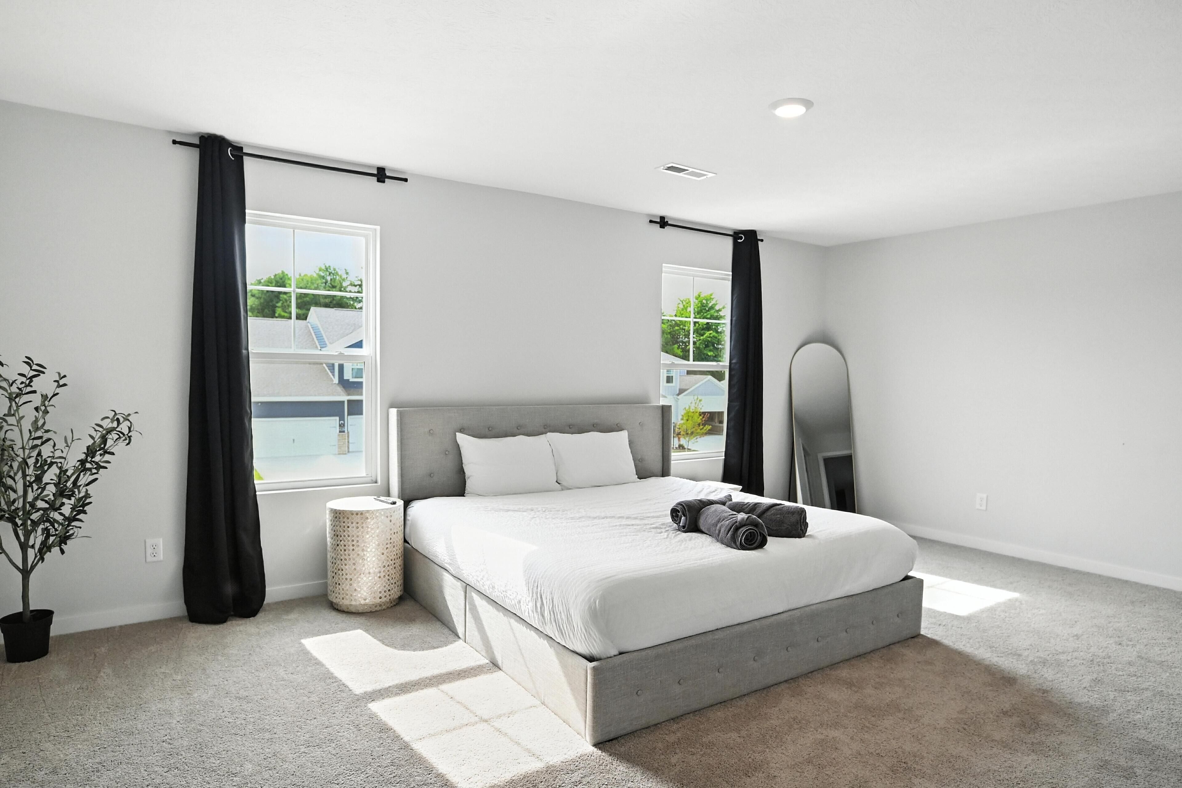 4 bedrooms, iron/ironing board, free WiFi, bed sheets