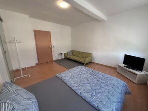 2 Schlafzimmer, Bügeleisen/Bügelbrett, WLAN, Bettwäsche