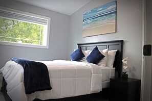 4 bedrooms, desk, iron/ironing board, free WiFi