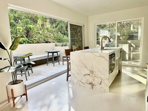 Interior - The Modern Kailua Beach House (Kailua)