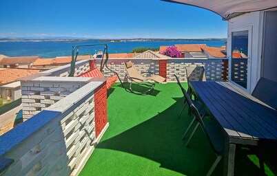 Awesome apartment in Tkon with house sea view