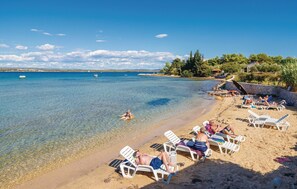 Beach - Stunning apartment in Tkon with house sea view (Tkon)