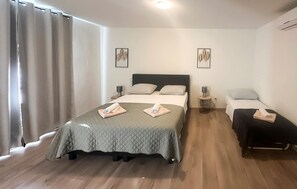 4 多间卧室、熨斗/熨衣板、旅行婴儿床、免费 WiFi