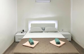 4 chambres, fer et planche à repasser, lit parapluie, Wi-Fi gratuit