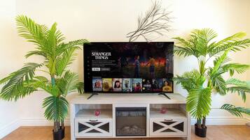 Luxury House, 5 Bedrooms, Private Pool, Pool View | Living room | 55-inch Smart TV with cable channels, Netflix, streaming services