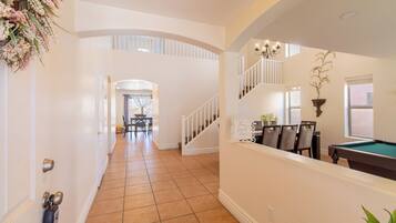 Pintu masuk interior