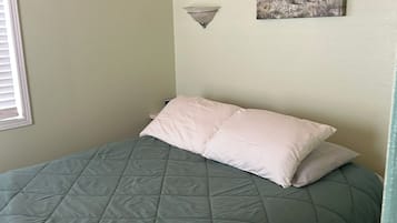 WiFi (free), bed sheets