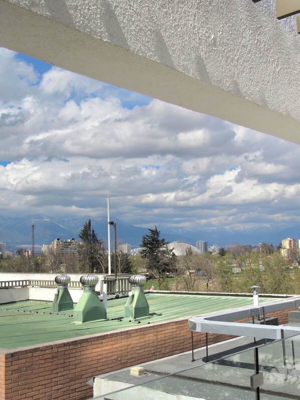 المنطقة المحيطة بالمنشأة