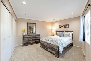 2 室のベッドルーム、WiFi、ベッドシーツ