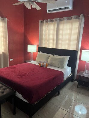 4 Schlafzimmer, Bügeleisen/Bügelbrett, WLAN, Bettwäsche